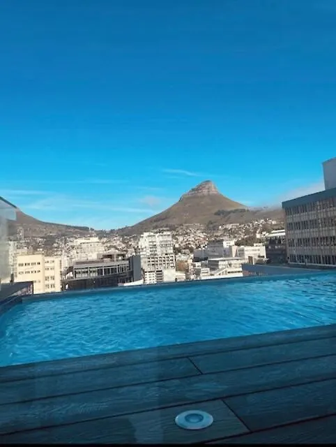 Luxurious Studio Apartment In Cape Town Central