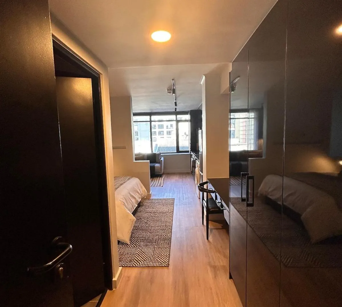 Luxurious Studio Apartment In Cape Town Central