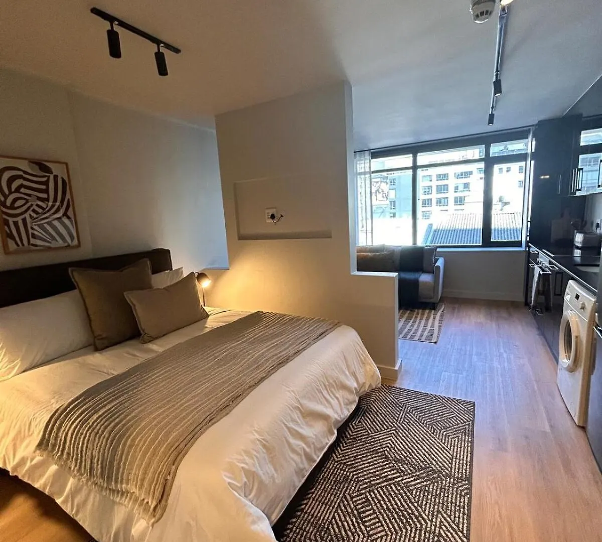 Luxurious Studio Apartment In Cape Town Central South Africa